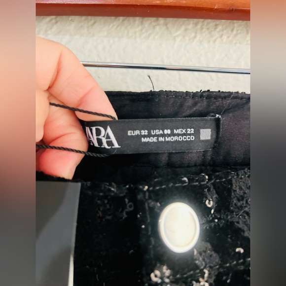 Zara Velvet sequin women’s pants in black size 0 see the pic for measurements - Picture 5 of 12